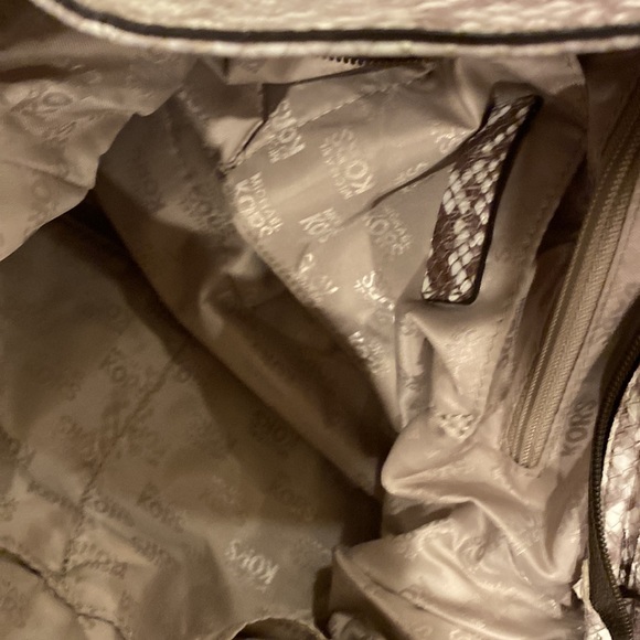 Michael Kors handbag - Picture 6 of 6